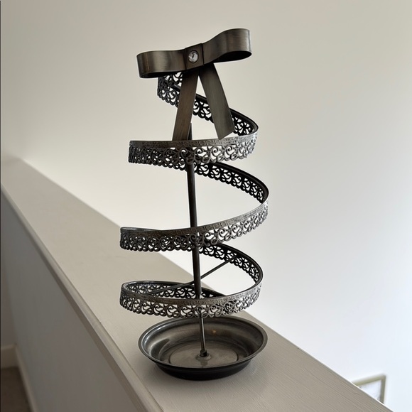 Earring stand - Picture 1 of 2